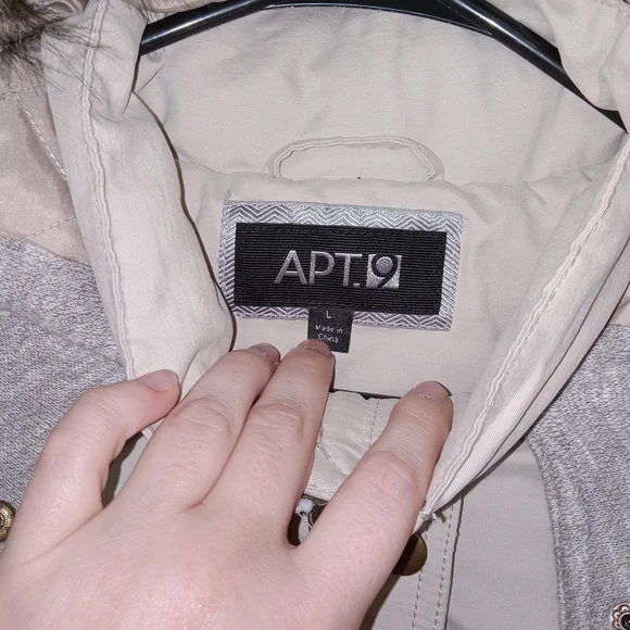 Apt. 9 Jacket, Women's Size Large Tan Faux Fur Hood, Full Zip, Parka Coat - Picture 6 of 11